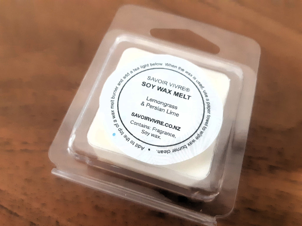 Heart Ceramic Wax Melt Burner + Free Savoir Vivre Wax Melt Square 30g